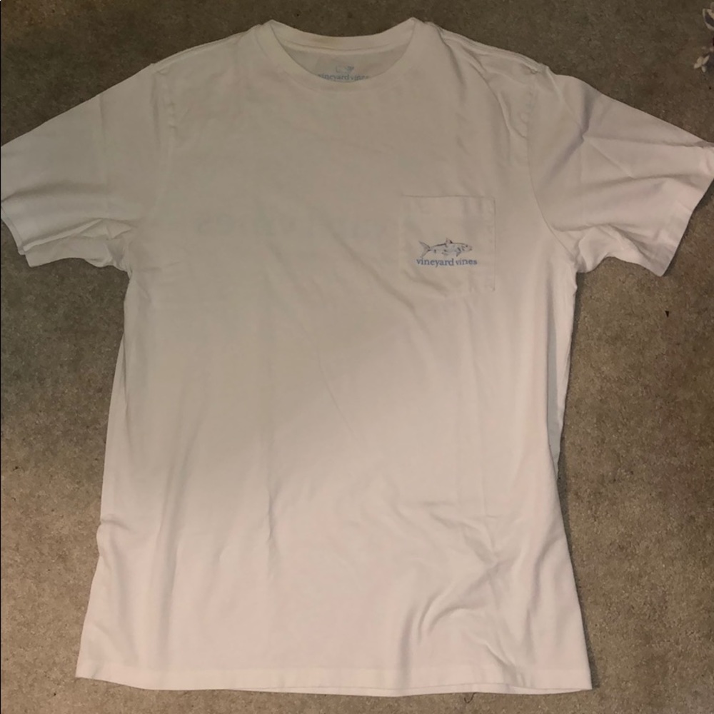 Vineyard Vines tshirt